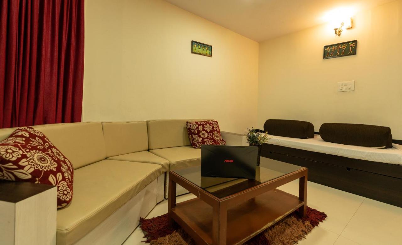 Seasons Suites Бангалор Номер фото